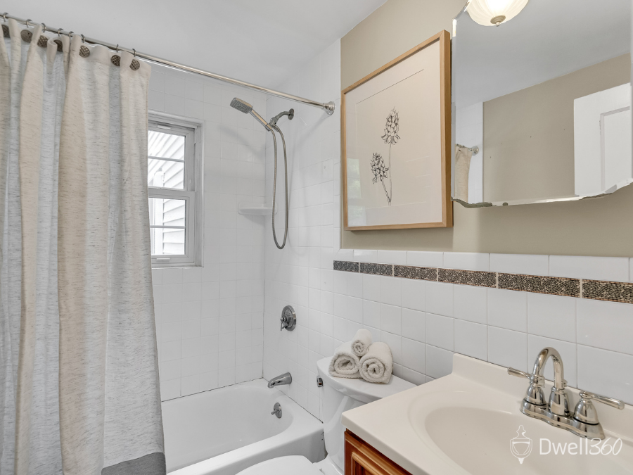 7 Oakridge Avenue Natick D360 (12).png