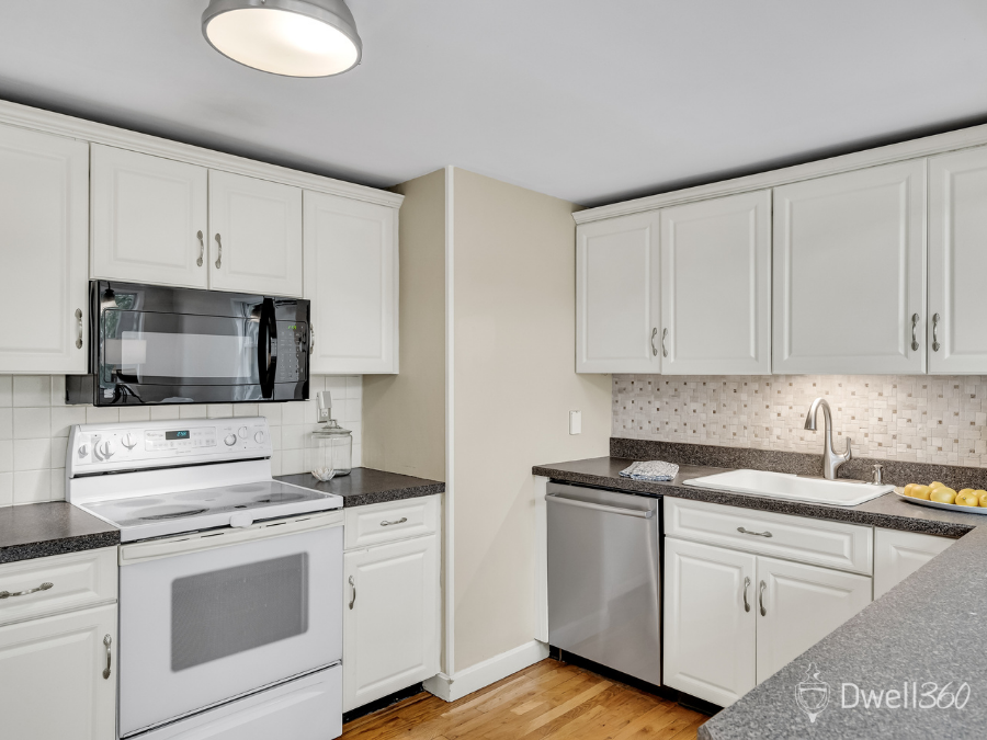 7 Oakridge Avenue Natick D360 (6).png