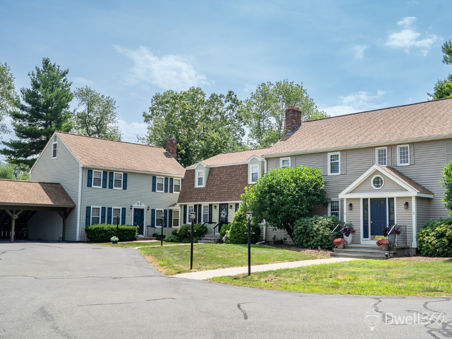 16 Camelot Court Stoughton (28).png