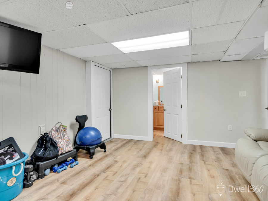 16 Camelot Court Stoughton (20).png