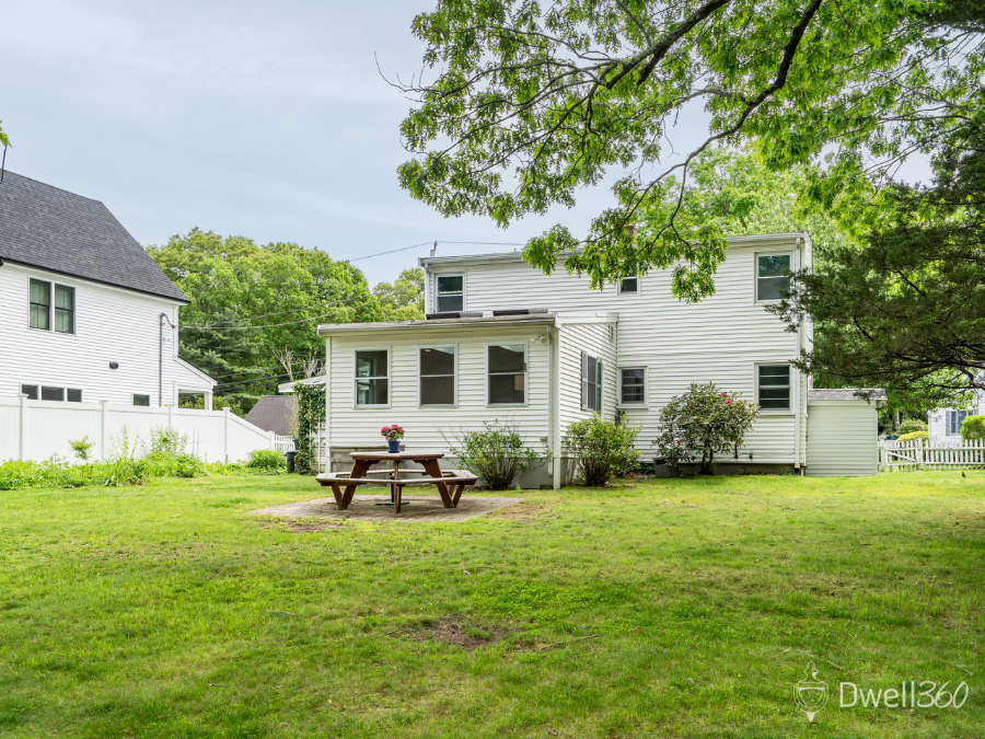 7 Oakridge Avenue Natick D360 (26).png