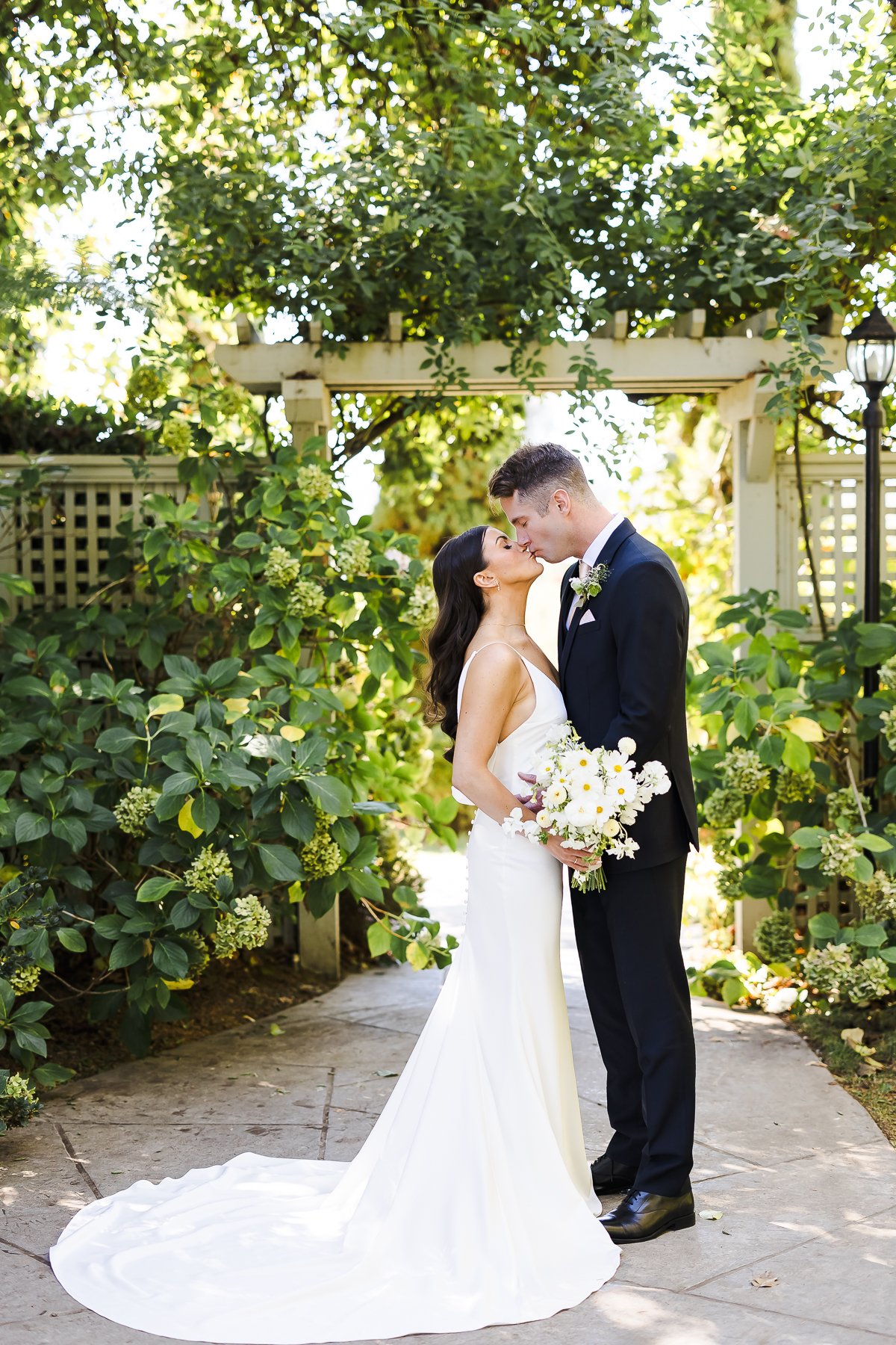 Vine-Hill-House-Wedding-Sonoma-Wedding-Photographer-16.jpg