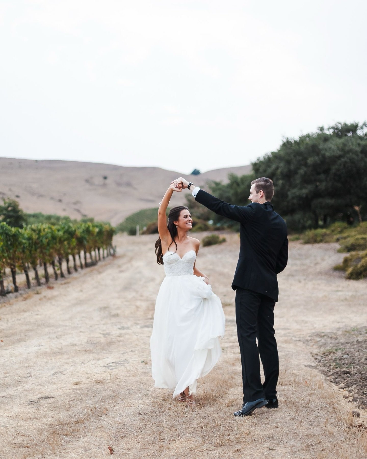 11 years ago I shot my first wedding at Gloria Ferrer Winery in Sonoma. After it was published on @junebugweddings it went viral on Pinterest for fall wedding inspo and it &ldquo;accidentally&rdquo; taught me the massive power of backlinking and recy
