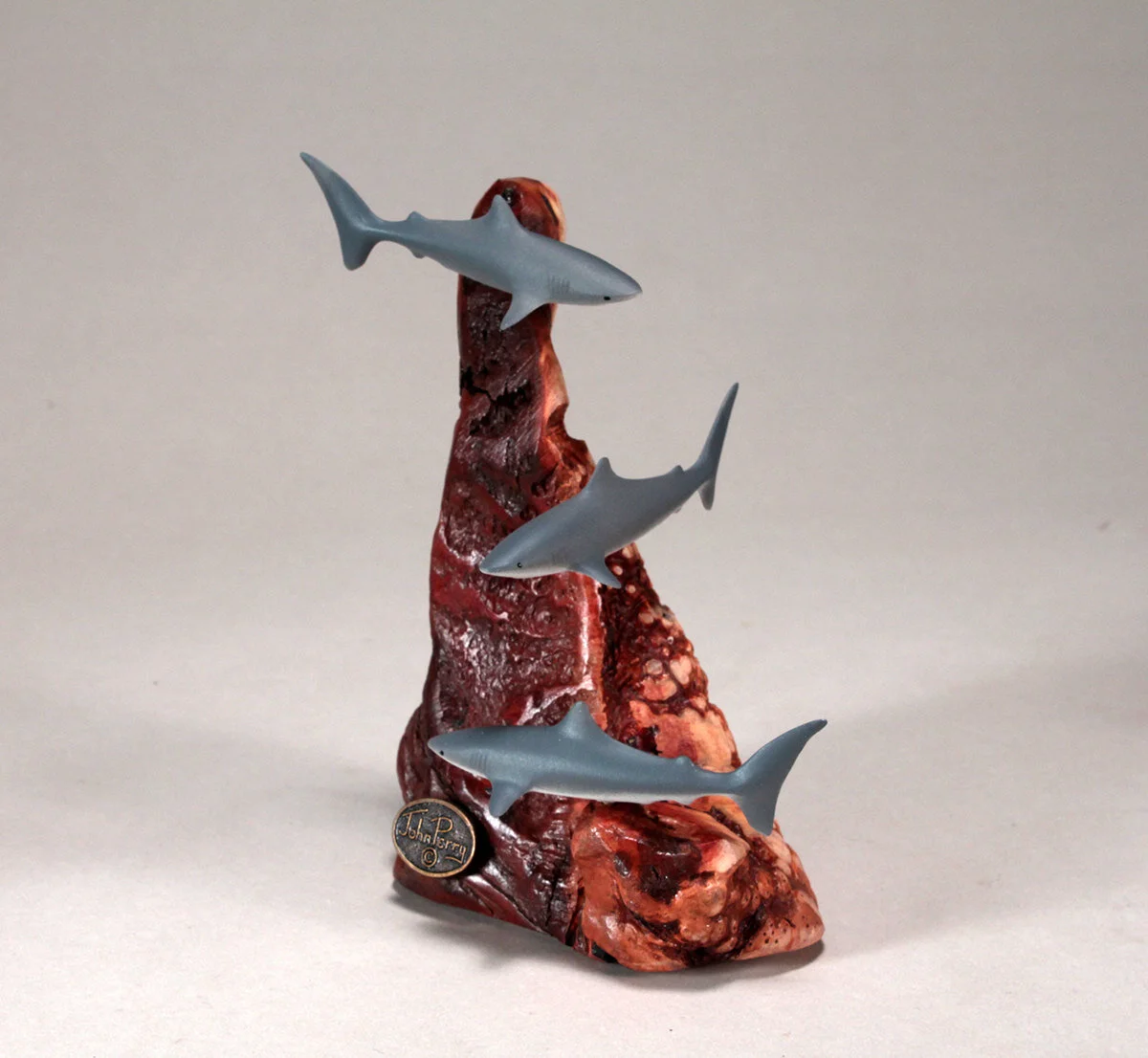 お値下げ　トリッペン　pot shark 美品 Shark Trio Sculpture 6in Tall Airbrushed on Burlwood — JOHN PERRY