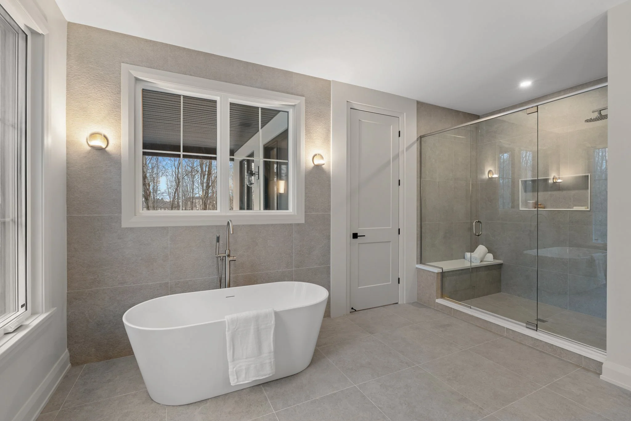 45-web-or-mls-577 Shoreway Drive-40.jpg