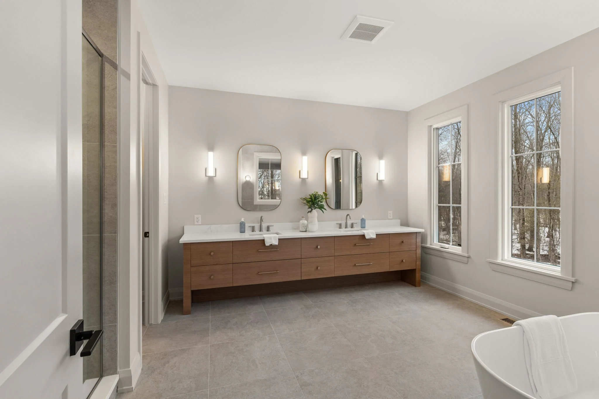 43-web-or-mls-577 Shoreway Drive-38.jpg