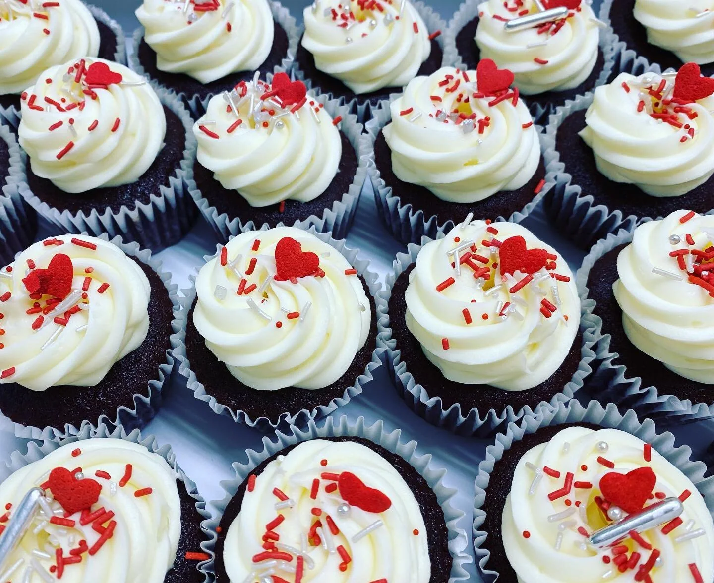 Happy Valentine&rsquo;s Day! ❣️
&bull;&bull;&bull;
Thank you to all for the Valentine&rsquo;s Day orders and for the continued GGxG support! 
&bull;&bull;&bull;
#gourmetgoodsbygianna #GGxG #cupcakes #cupcakesofinstagram #boston #bostonfoodies #boston