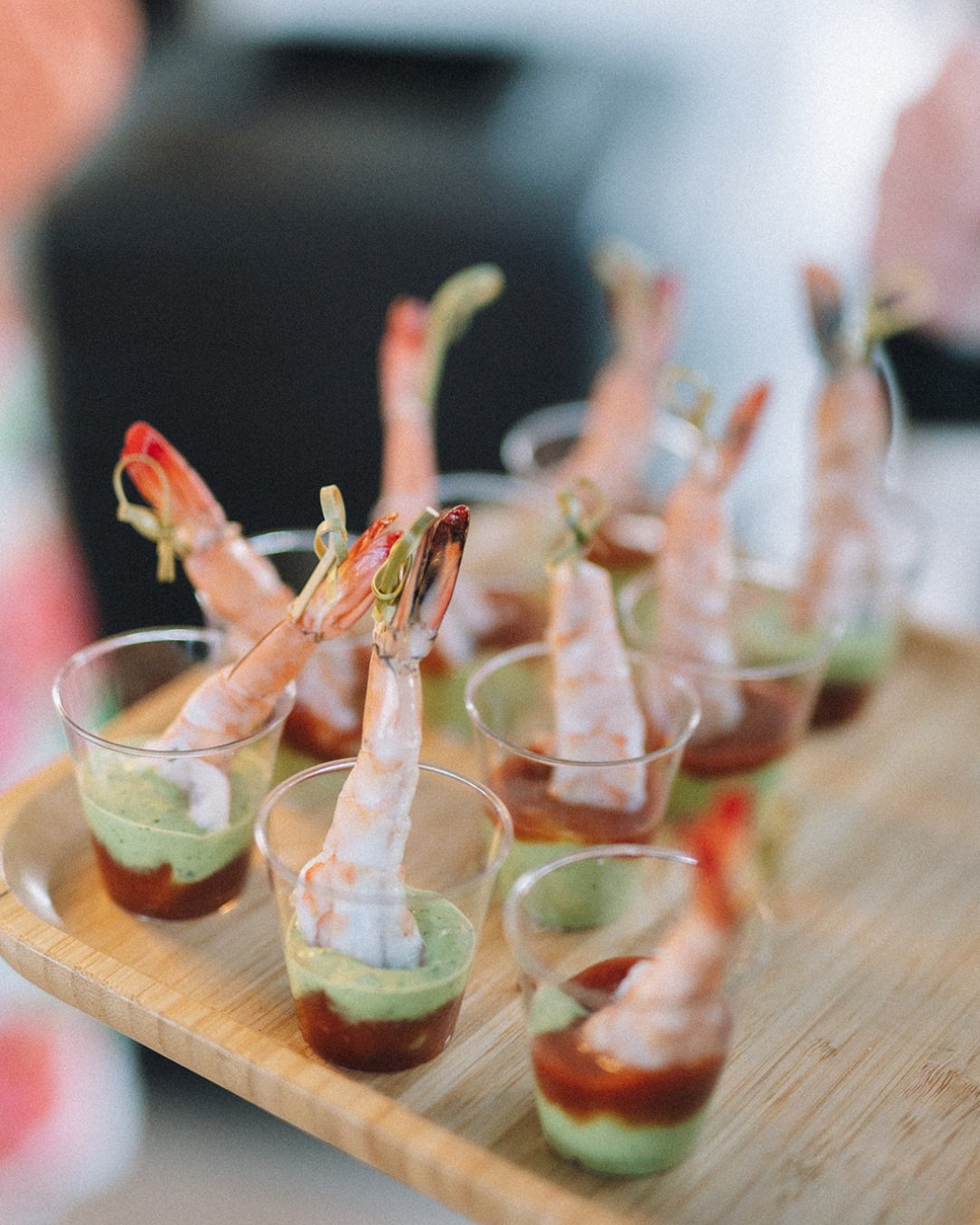 @SohoTaco brought the flavor &amp; flair to this poolside cocktail hour! Their mouthwatering hors d'oeuvres pair perfectly with a refreshing marg 🌮🍹⁣
Catering: @sohotaco⁣
Photo: @westimagery