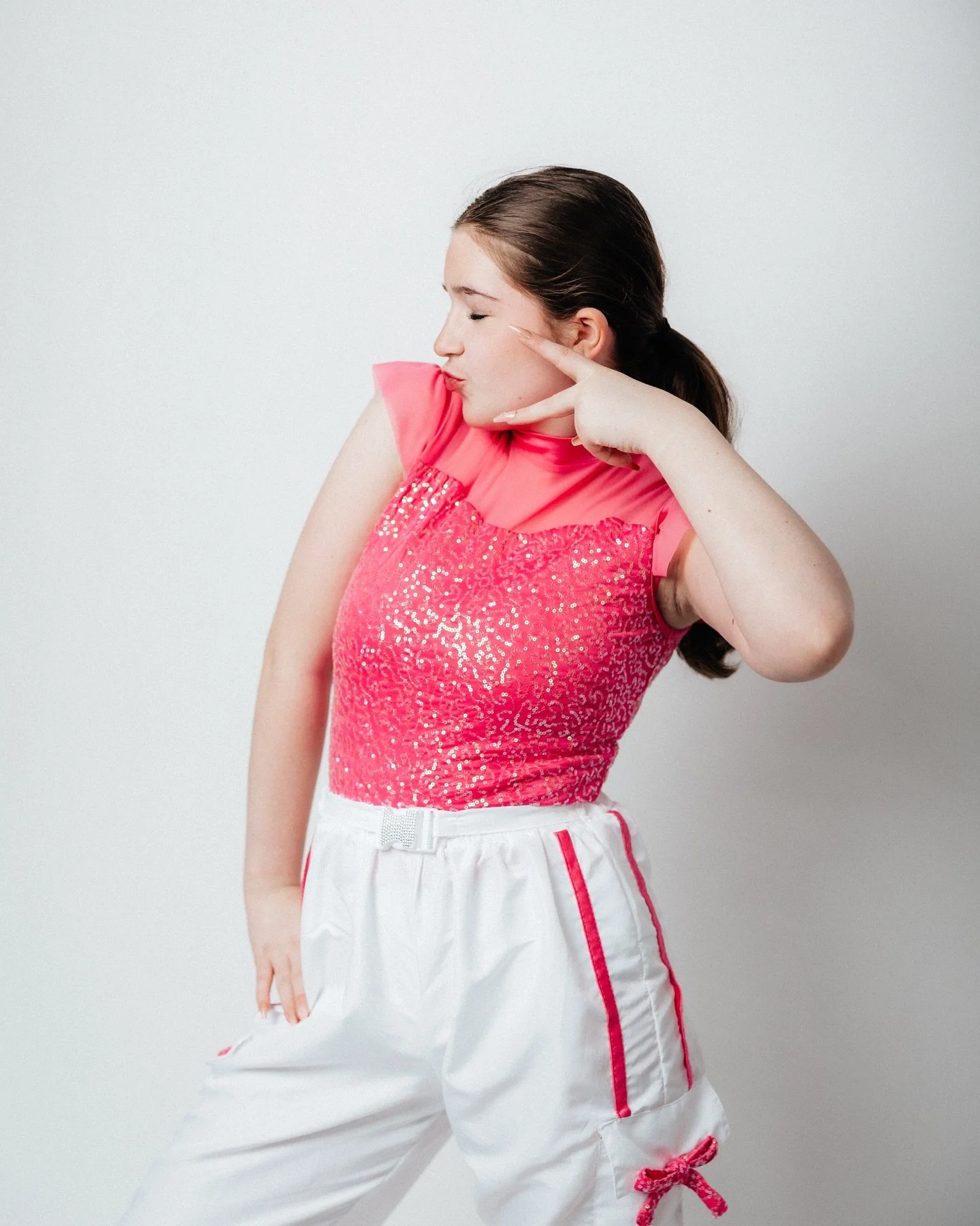 📸 Camera Ready Confidence ⭐️ Some of our favorite moments from Picture Day with @bayleecphotography 😍

ALL images are available to download now! Check your email or the app for more information 🥰