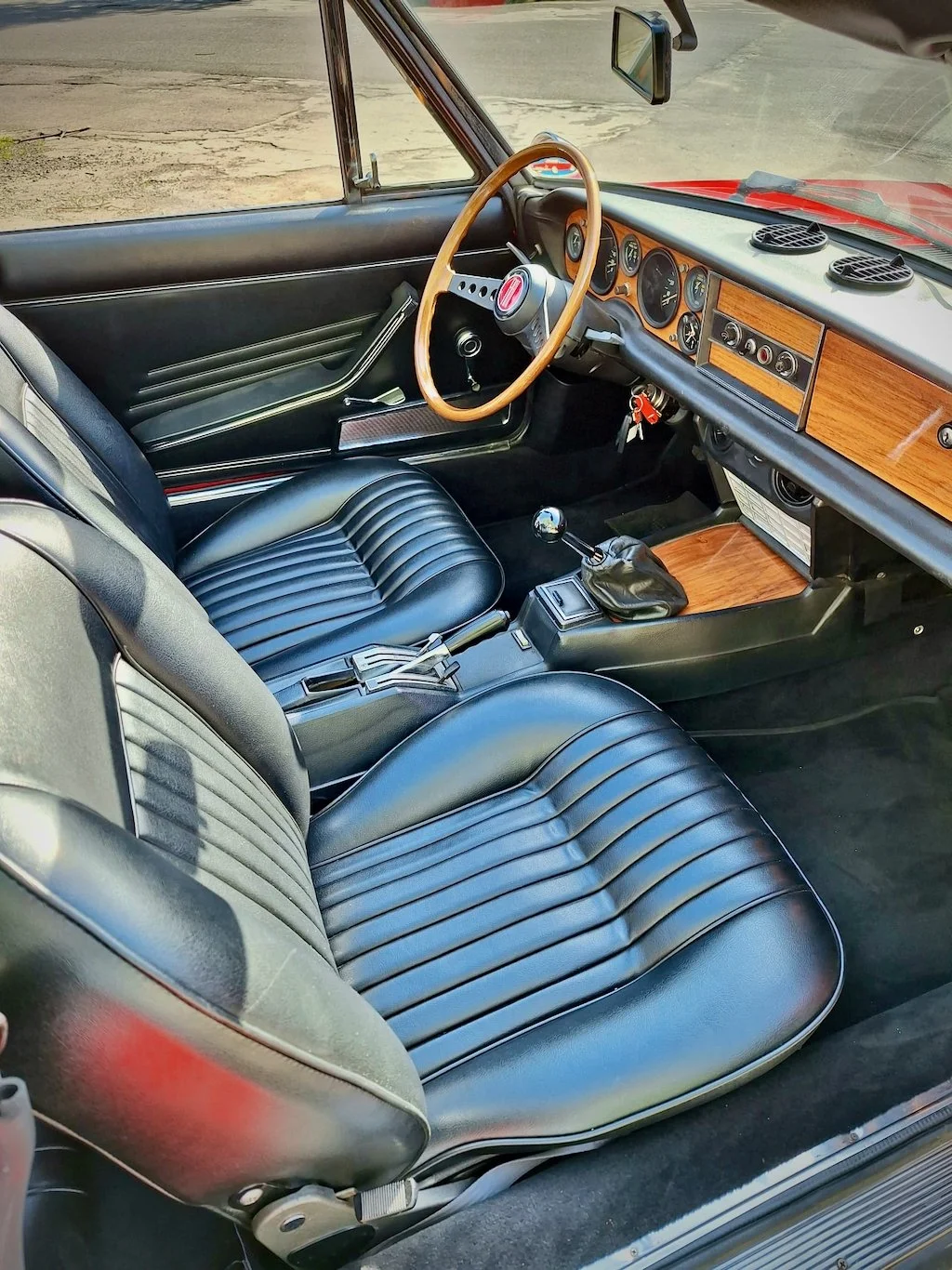 FIAT124SportSpider1973_15.jpeg