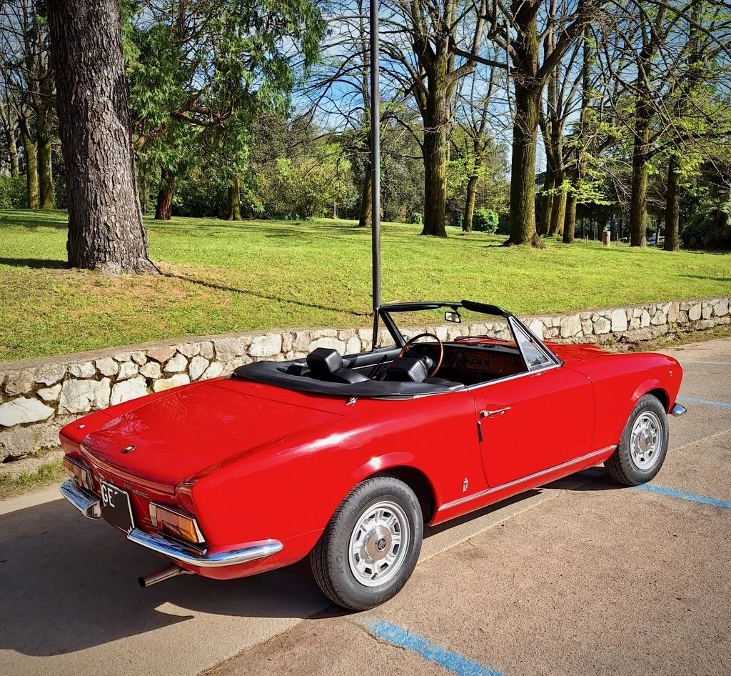 FIAT124SportSpider1973_12.jpeg