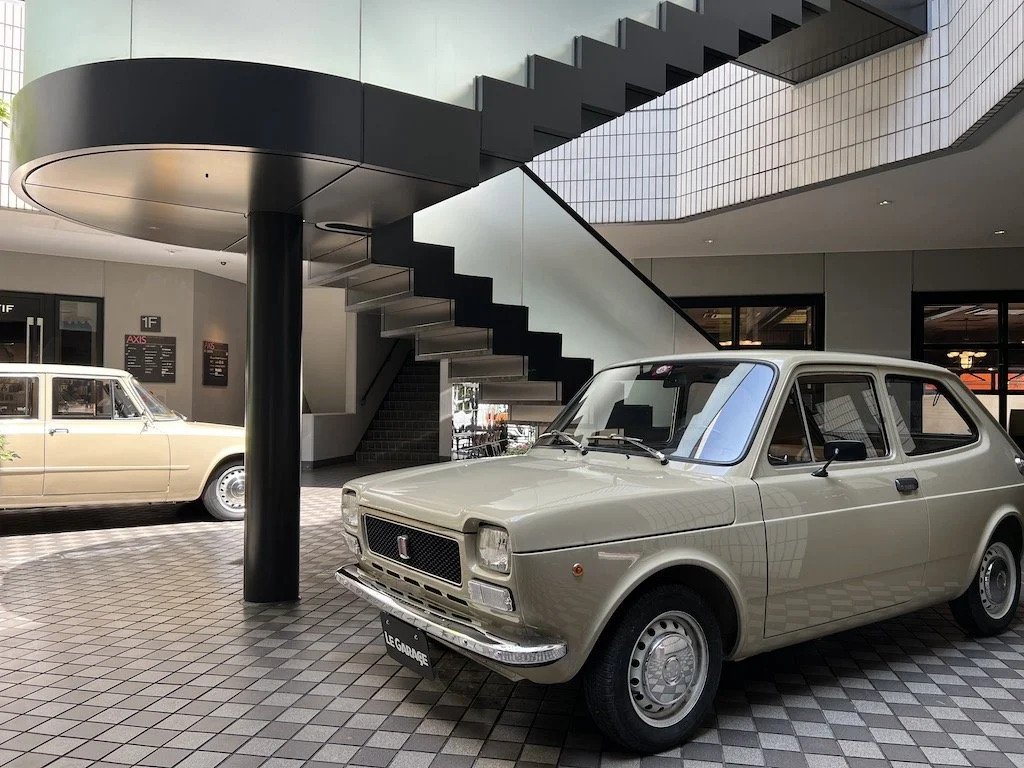 色とデザインで選ぶイタリア車。日本ではあまり見かけない一台を現地