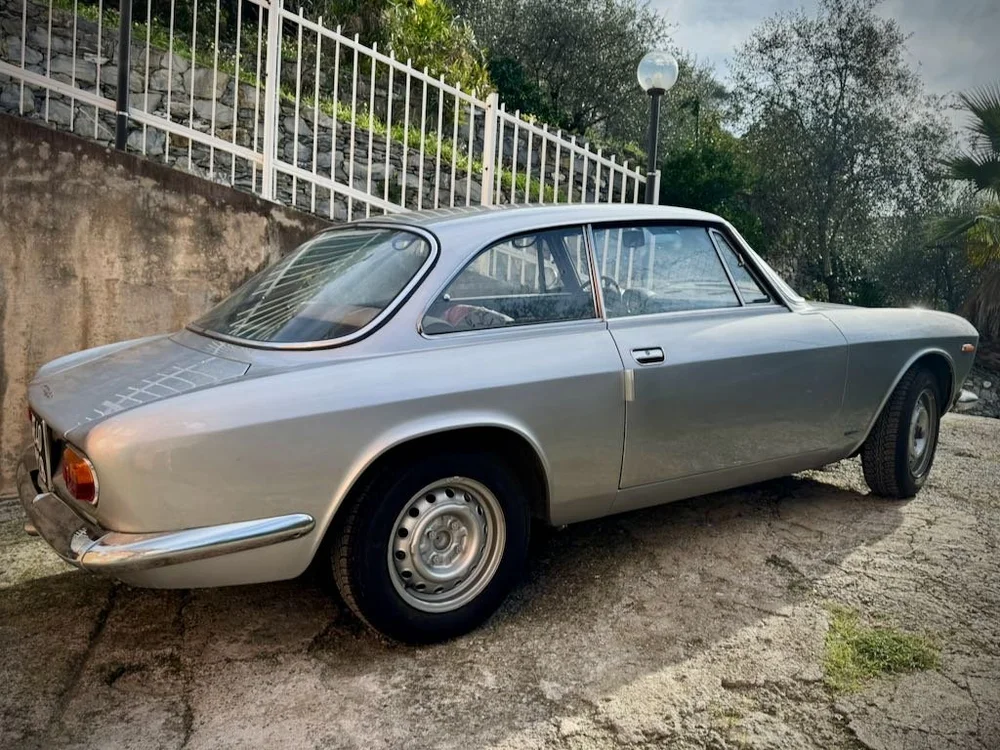 色とデザインで選ぶイタリア車。日本ではあまり見かけない一台を