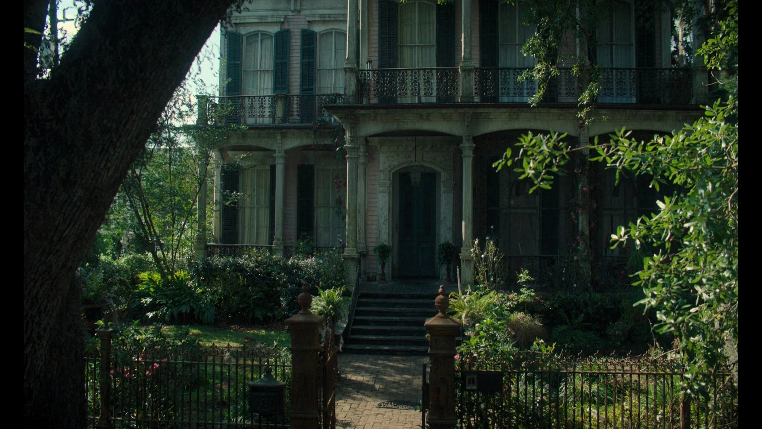 1stStreetMansion3.jpg