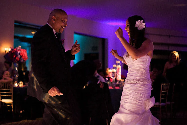 How Music, Lighting, and Timing Shape the Feel of a Wedding Reception