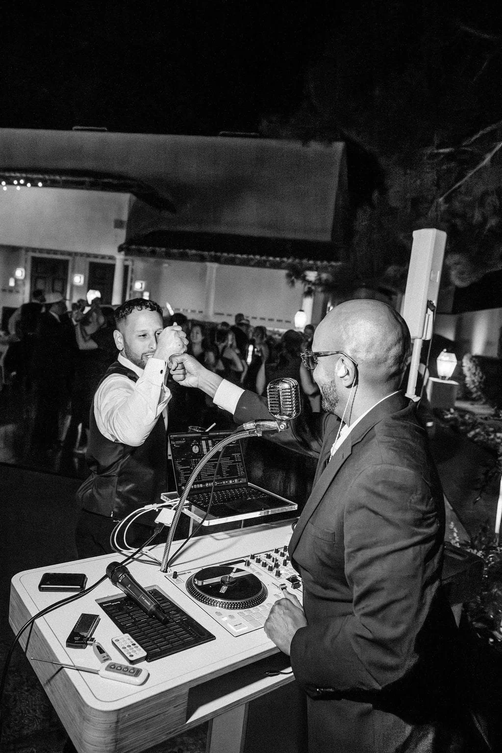 Why the Best Wedding Receptions Feel Effortless (And What Actually Creates That Feeling)