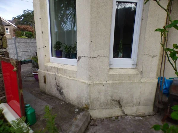 Cobh - Old settlement cracking to bay window