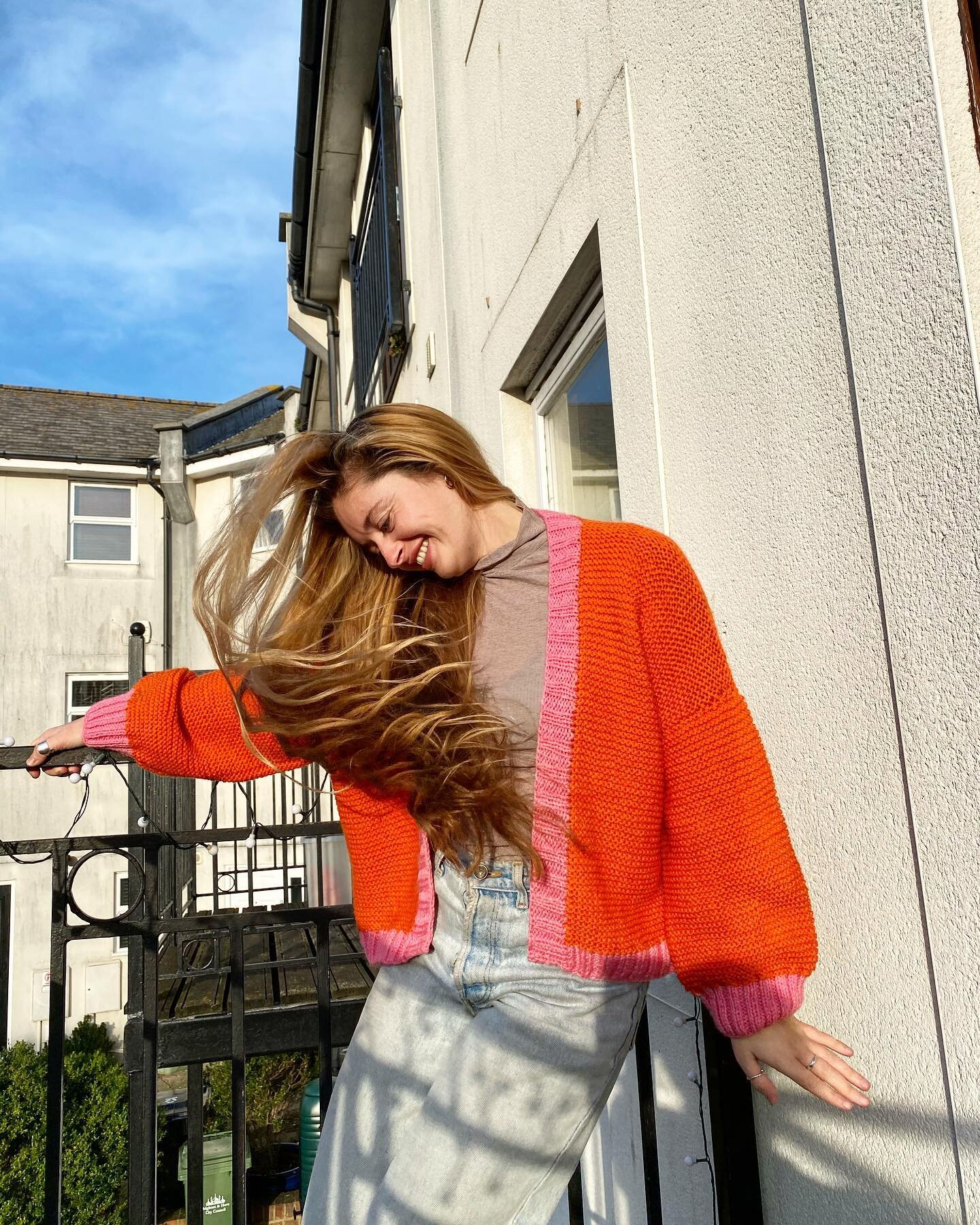 Grateful 🍊

#grateful #energy #knit #knittwear #orange 

🍊 made by @harriethill23 
📸 by @rofirbank