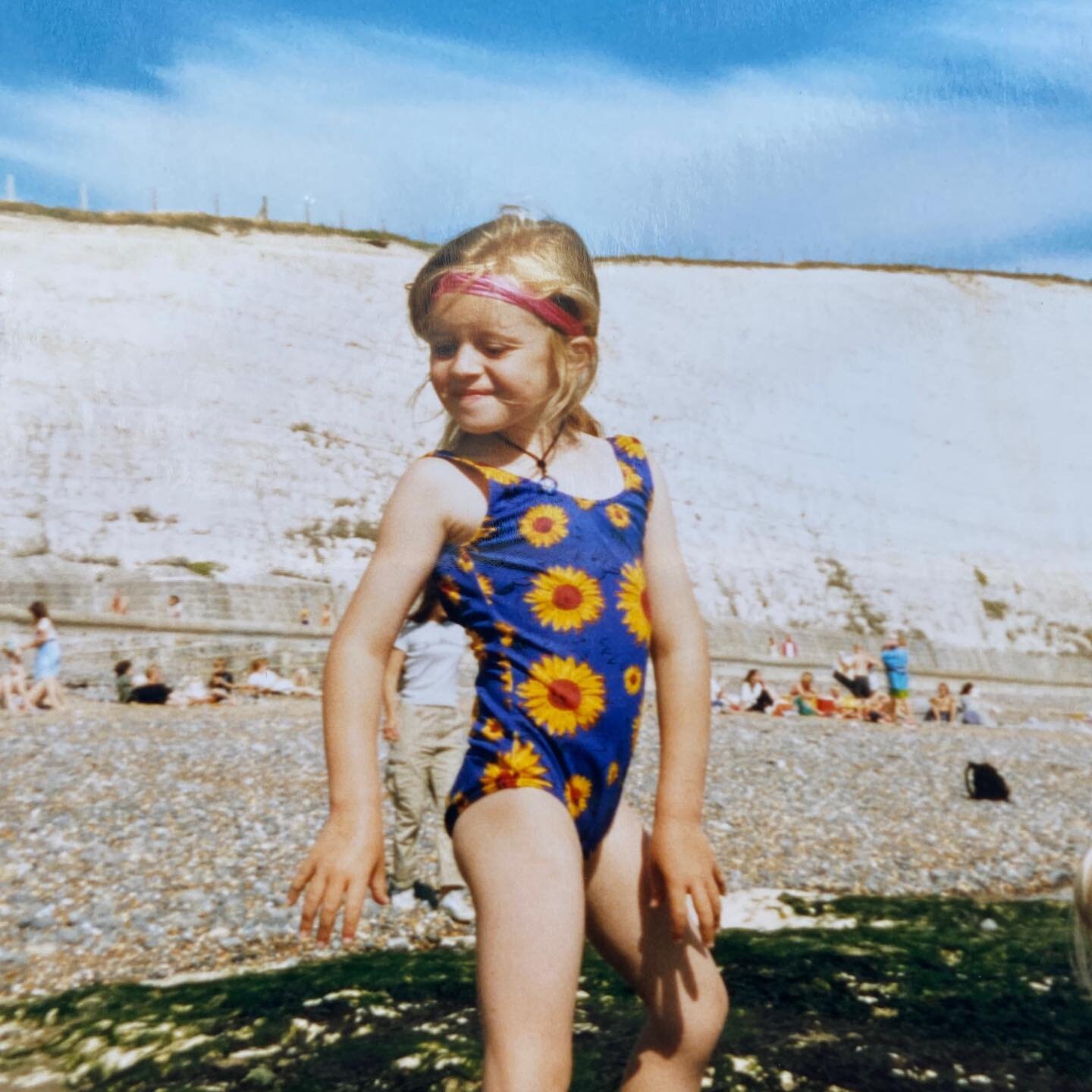 ✨ day 1 of March challenge✨

These sunny days makes it feel like spring has sprung! I am very much looking forward to the warmer days and being in nothing but swimwear at least 75% of the time 🤞🏼💪🏼 - as seen here in my glorious youth 🌻

I&rsquo;