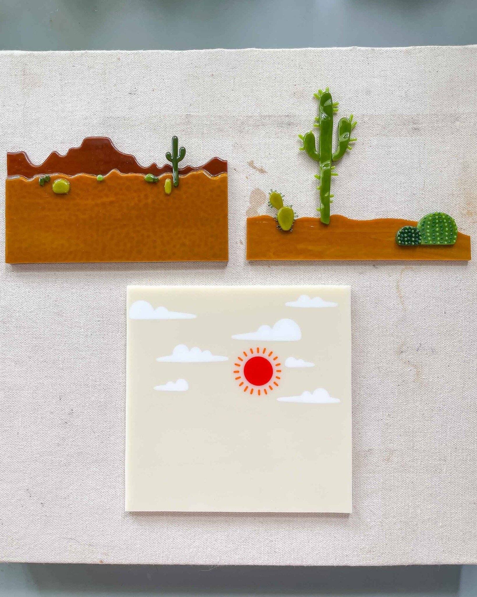 The separation anxiety is palpable.⁣
⁣
⁣
⁣
⁣
⁣
#fusedglass #cactusgram #desertvibes #stainedglass #cactuslover #saguaro #natureart #artglass #desertlife #desertlandscape