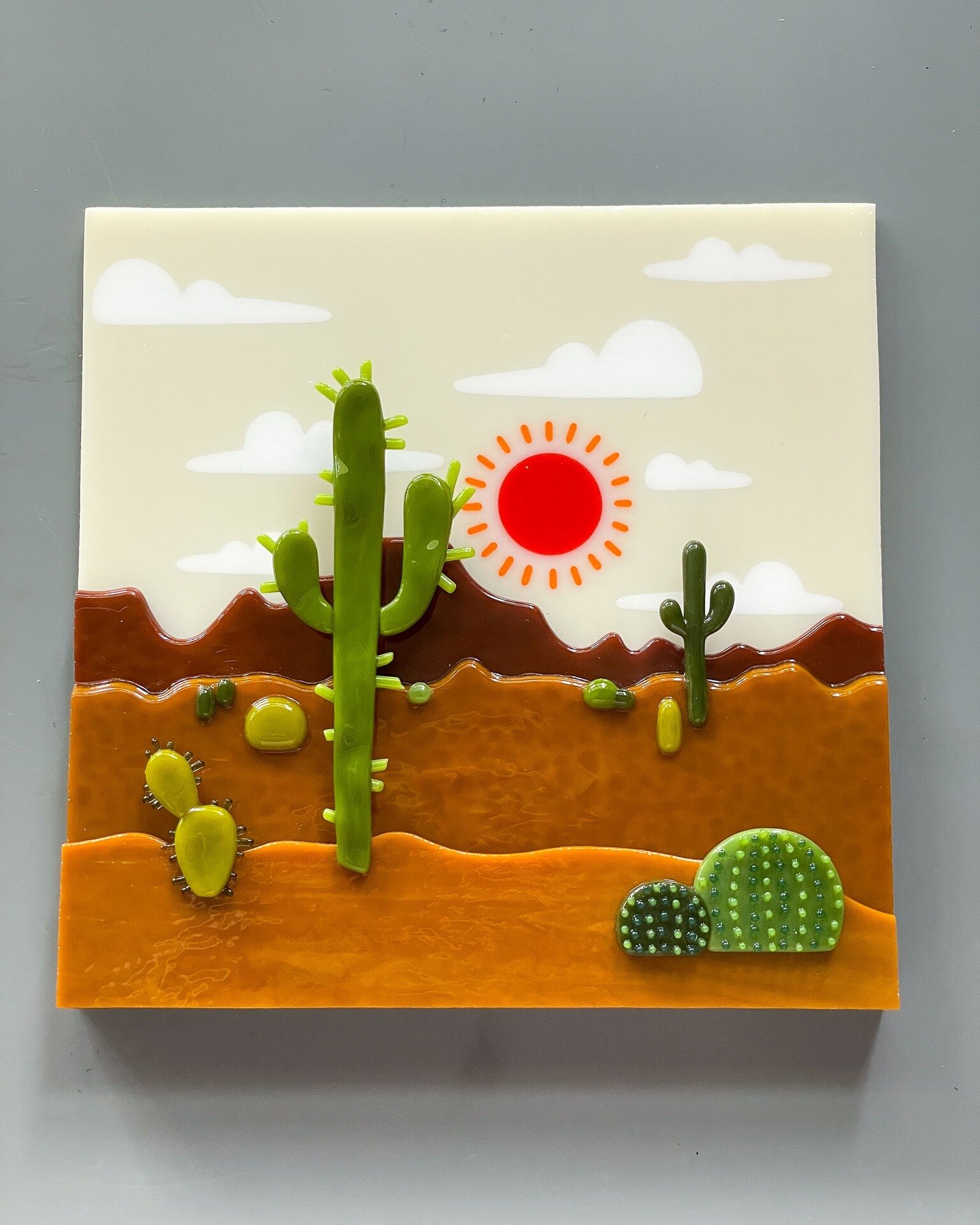 Not yet its final form, but a nice preview of this little world I've been building.⁣⁣⁣⁣
⁣⁣⁣⁣
The latest entry in my Studio Journal shares the creation process of the foreground layer, down to every teeny tiny cacti spike. Go see for yourself 👉🏻 lin