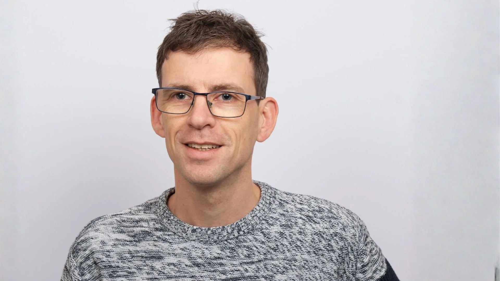 From expert interview to AI overviews: a repeatable workflow for standout content