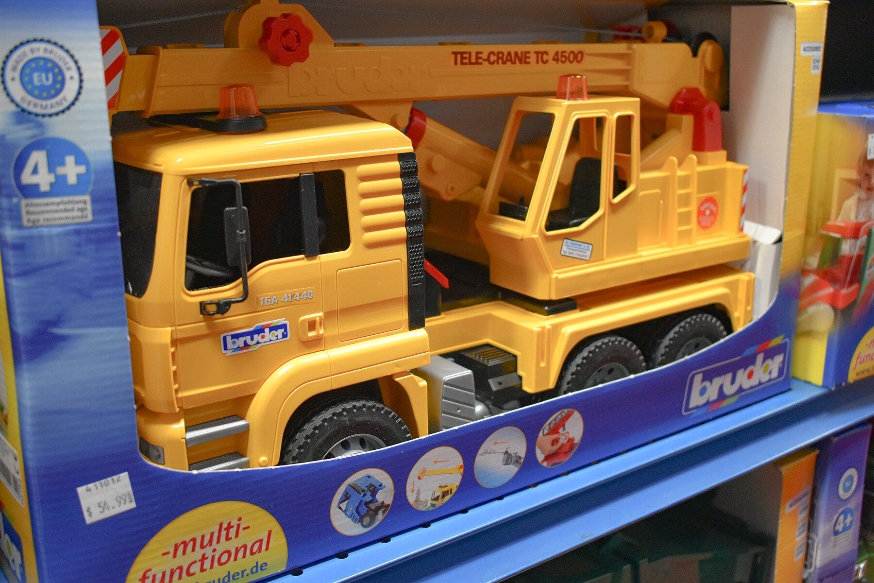 Phillips Toy Mart Bruder Tele-Crane truck.JPG