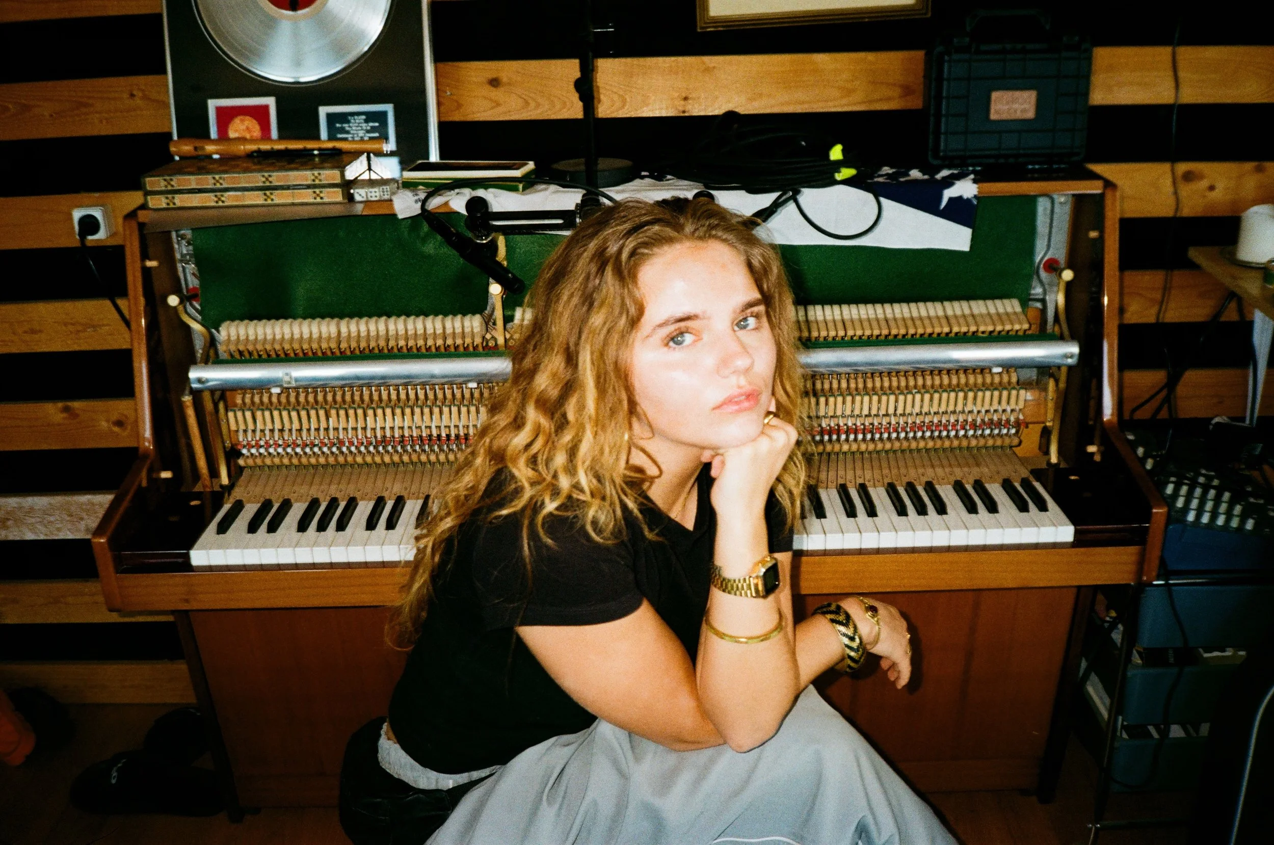 30 FriÃ°a Saiya Presse Analog @YSOBLANK.jpg