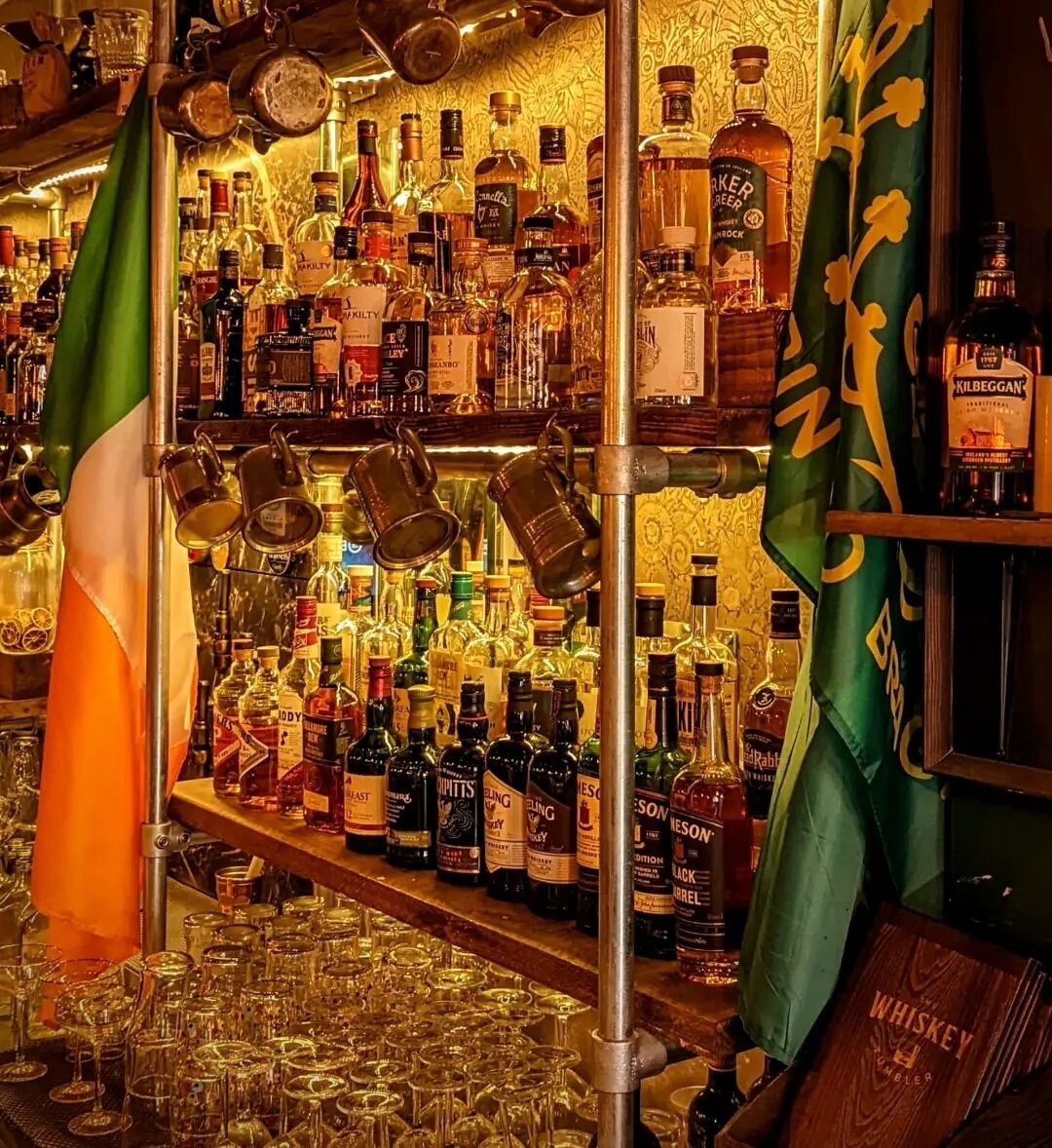 🇮🇪 ☘️ Happy International Irish Whiskey Day! ☘️ 🇮🇪

What best wets your whistle? What's clearer than crystal? What's sweeter than honey and stronger than steam?

What better way to celebrate today than with your favourite Irish whiskey and live m