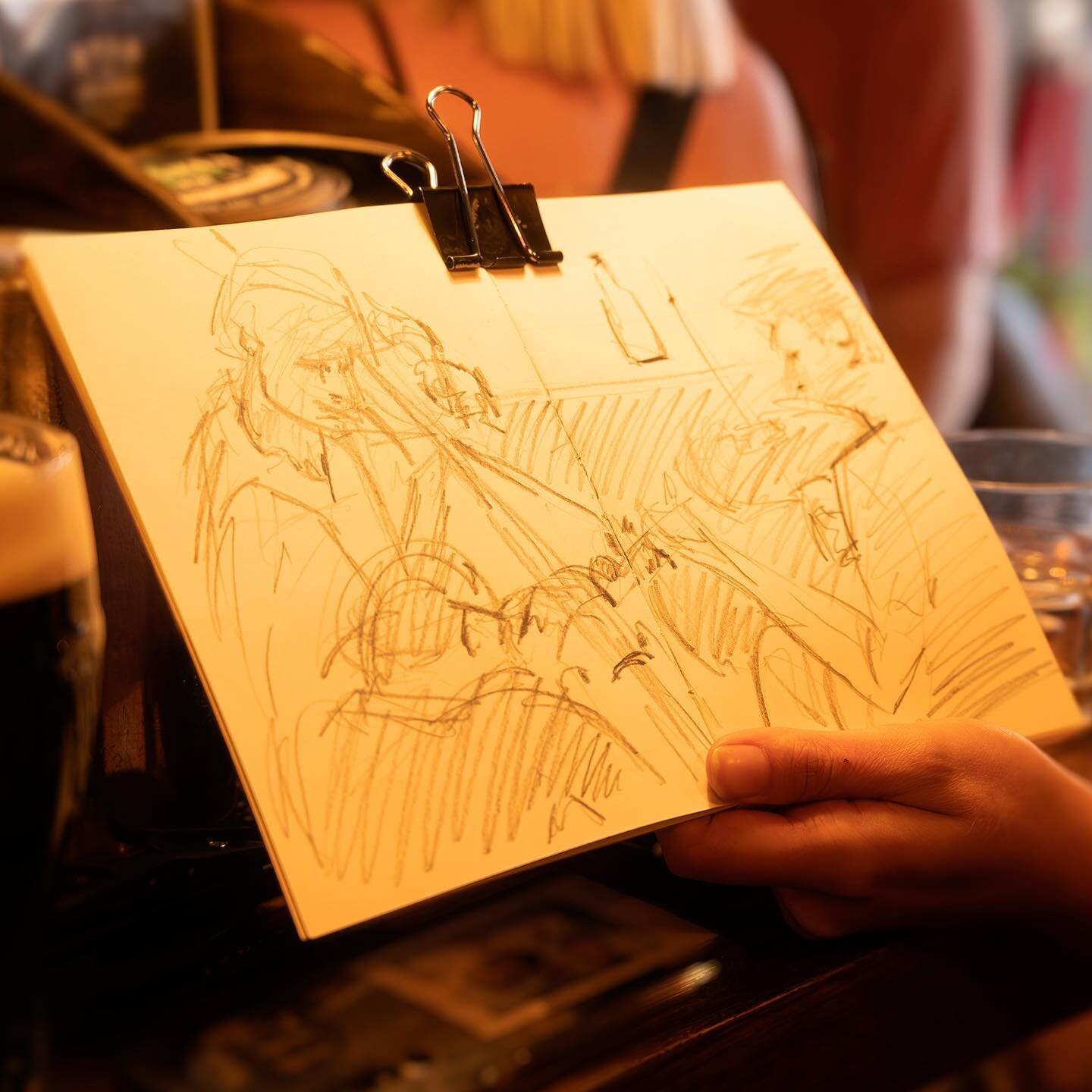 Behold the beautiful artistry of one of our valued patrons capturing the life and energy of our Traditional Sunday Seisi&uacute;n. Make sure to come on down and enjoy our live music every Sunday! 

Sl&aacute;inte.

🎨 @annabelleblott 

#thewhiskeytum