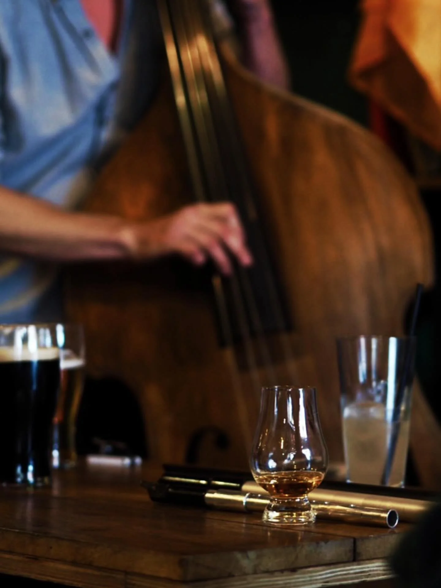 If the seventh day was made for resting, there&rsquo;s no better way to spend it than with the talented folk who bring our Sunday trad seisi&uacute;n to life and a drop of the pure to go with it.

Every Sunday from 5.30pm. 

📸: @davebrolanphotos 

#