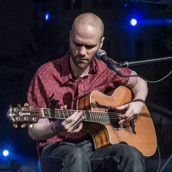 ‼️ ❤️ Thursday night music is back ❤️‼️

Introducing John Drain @xjodrax who will be taking over our Thursday nights bringing with him some early Delta Blues to Chicago style shuffles and boogies and more!

Join us for an evening of low lights, great