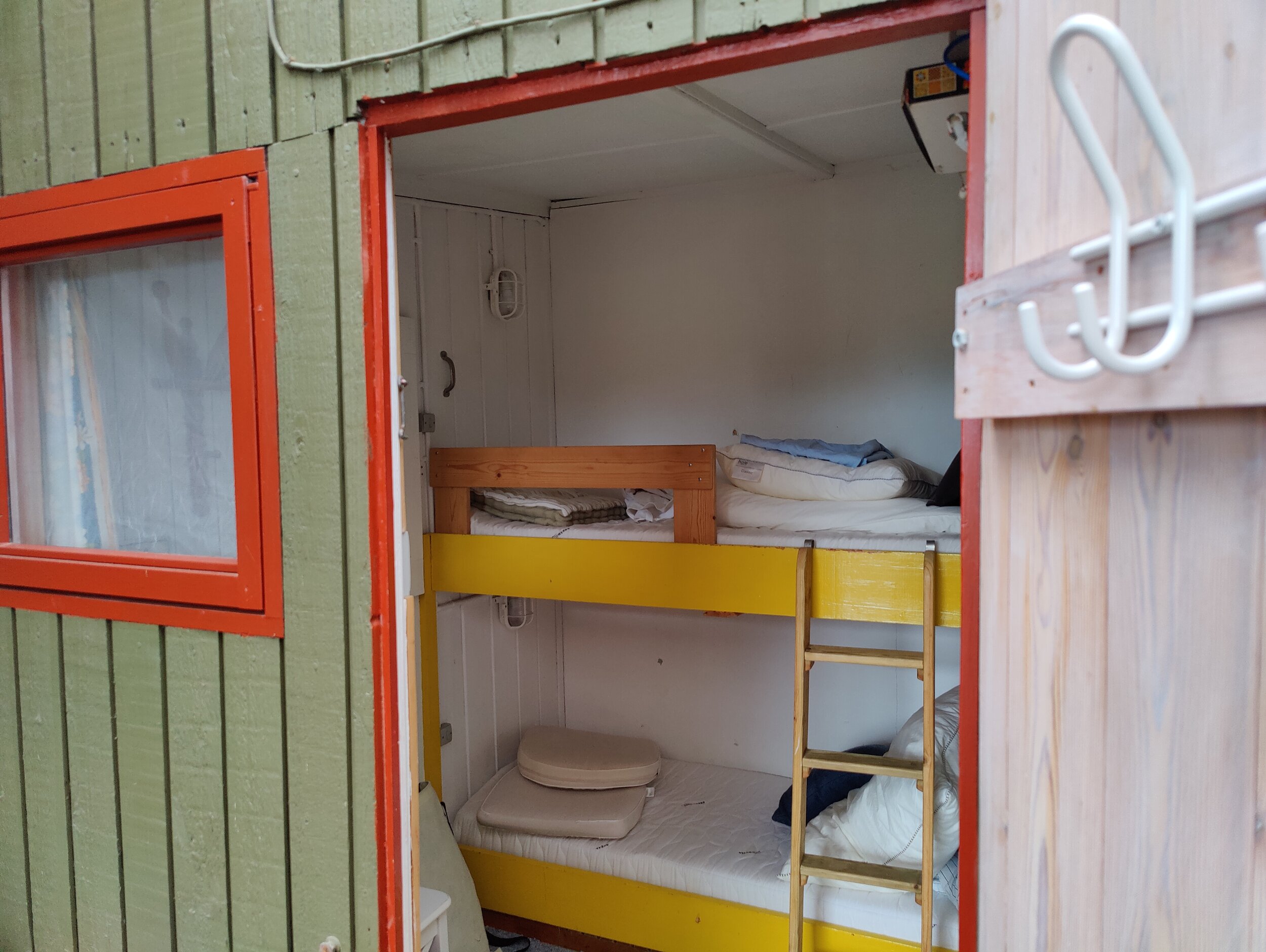 2 annekser med køjesenge (4 sovepladser)