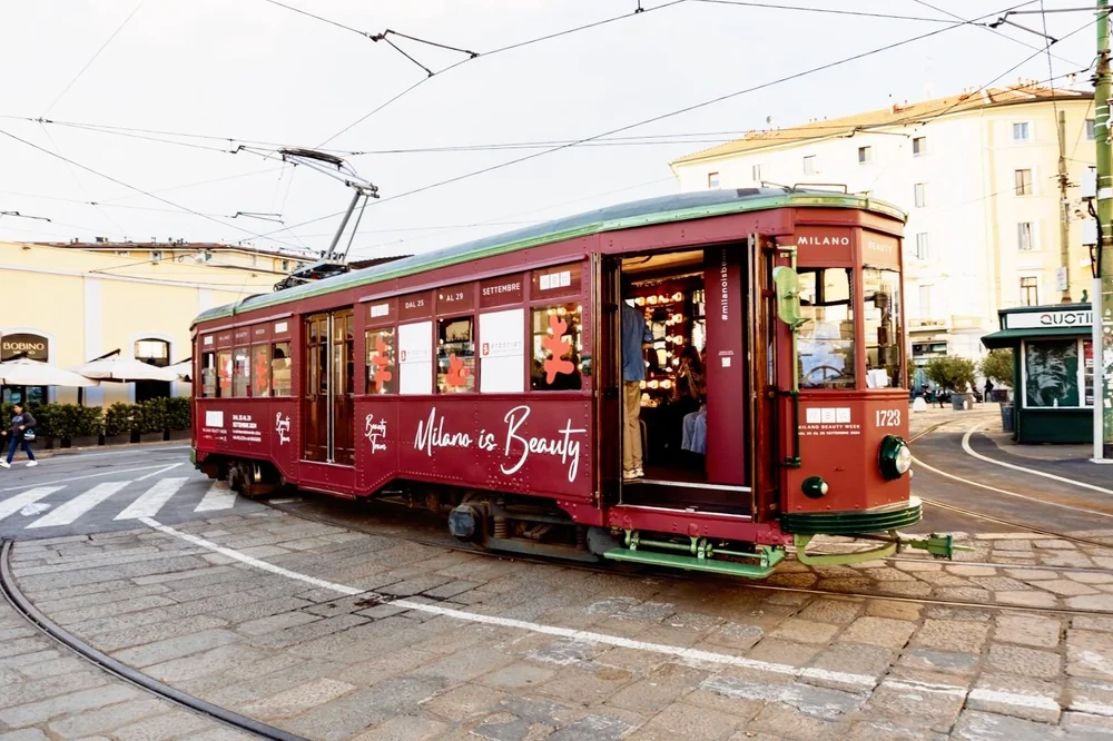 Milano Beauty Week: a bordo del tram di Erborian