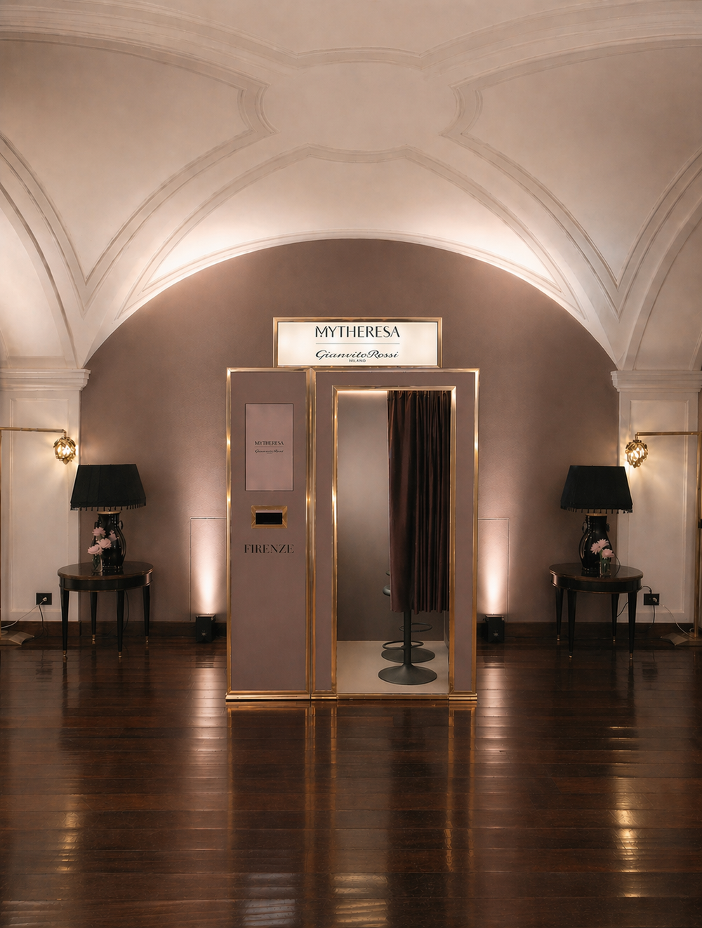 Luxury Photo Booth per Mytheresa x Gianvito Rossi