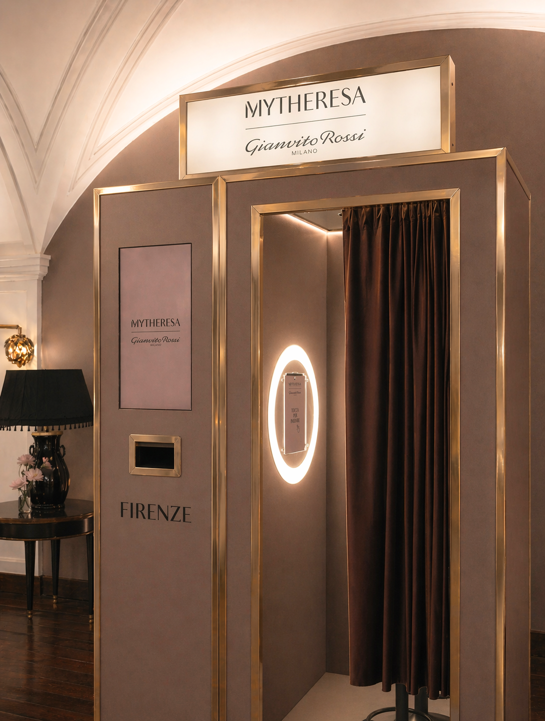 Luxury Photo Booth per Mytheresa x Gianvito Rossi