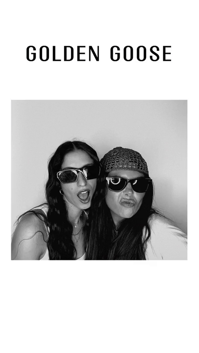 GoldenGoose_SayCheese_CabinaLuxury_PhotoBooth.gif
