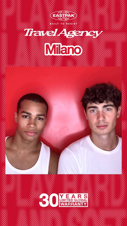 Eastpak_Cabina_PhotoBooth_SayCheese.gif