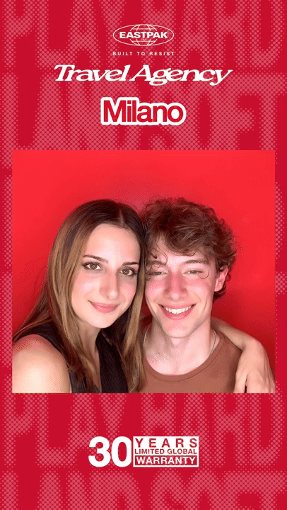 Eastpak_Cabina_PhotoBooth_SayCheese.gif