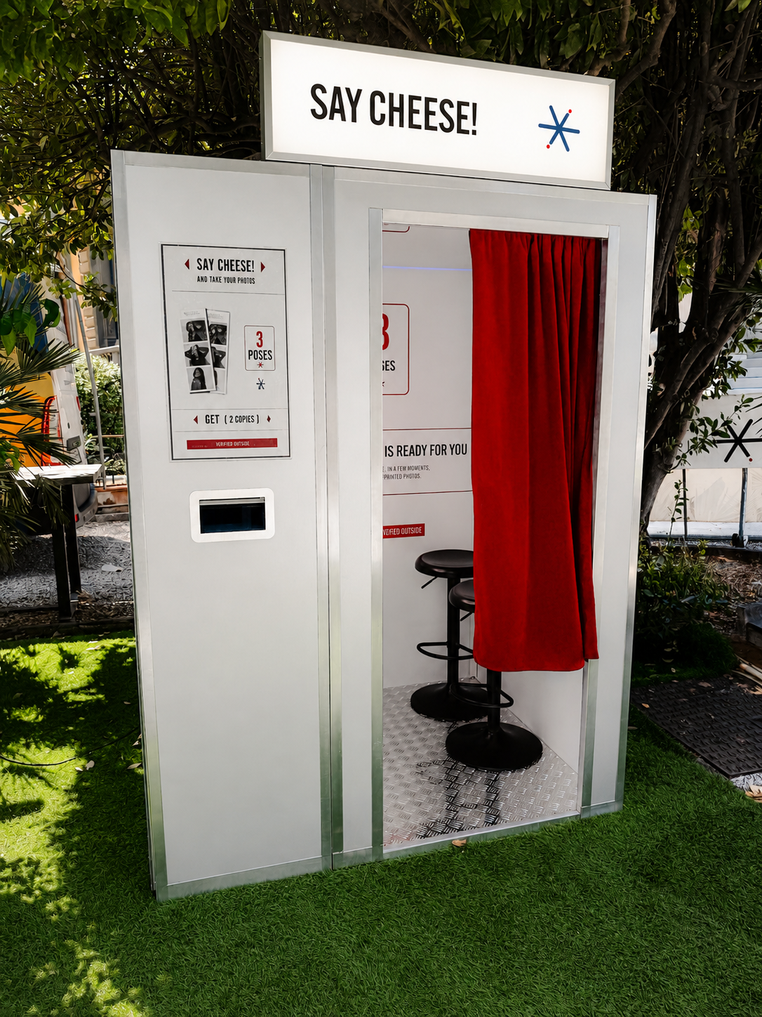 VillaVittoria_SayCheese_PhotoBooth.png