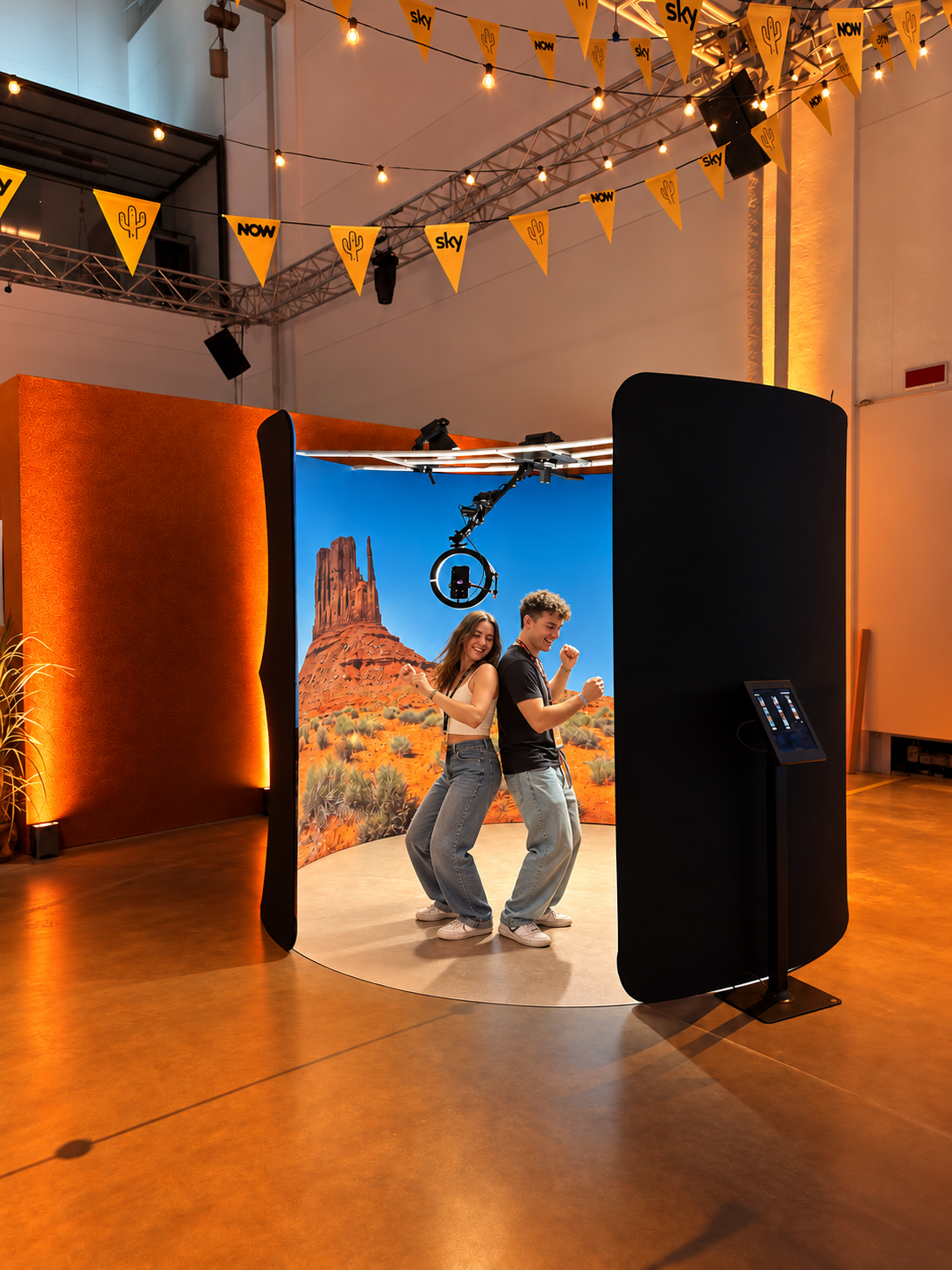 Disco Spin 360° per Sky: il lancio di Nord Sud Ovest Est
