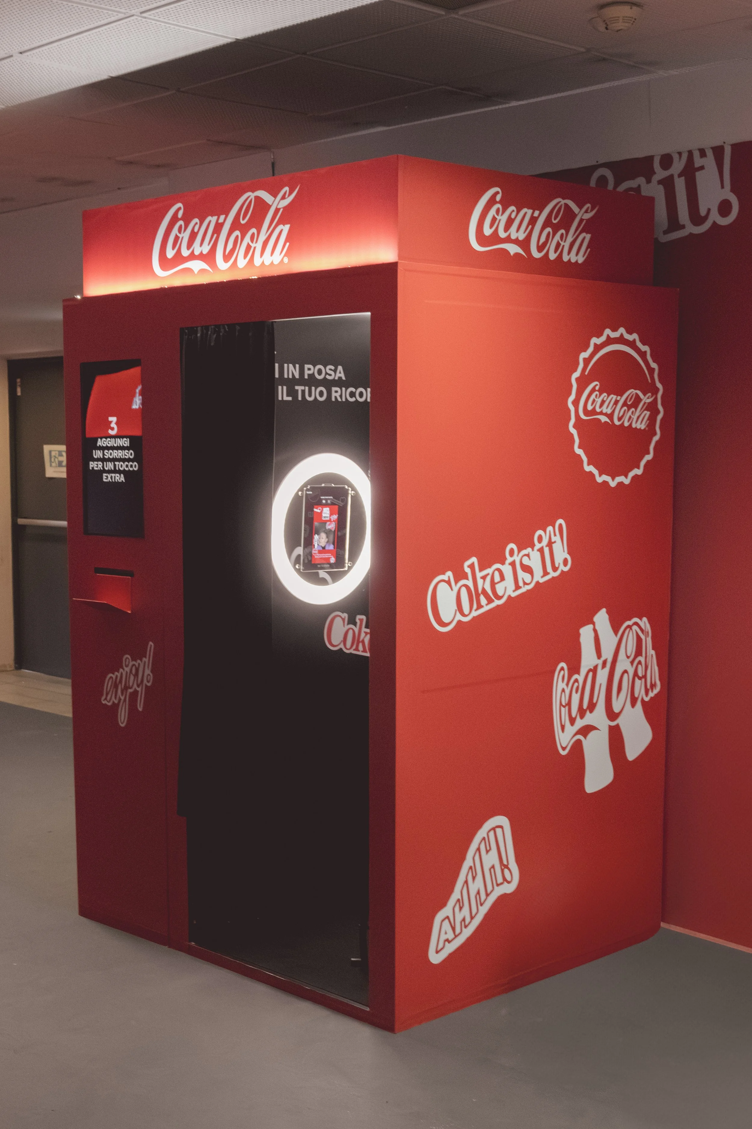 Say Cheese - CocaCola - Sanremo - Cabina.jpg
