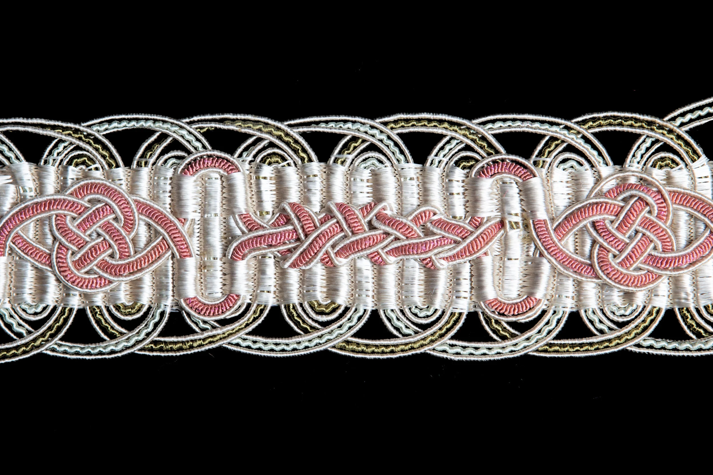 Queen Knot with Plait