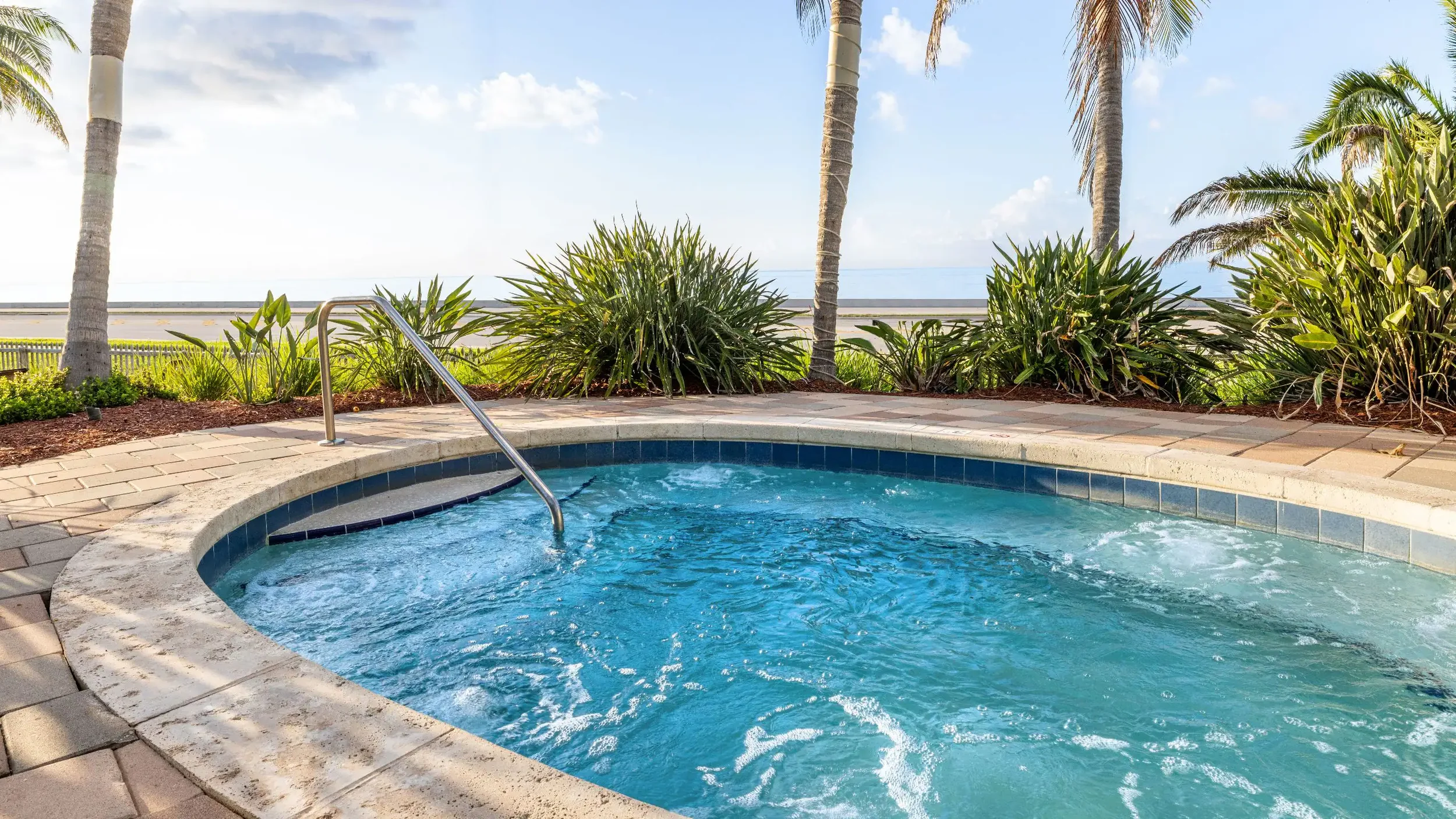 WINSH-P0094-Heated-Pool-Tub.16x9.jpg.webp
