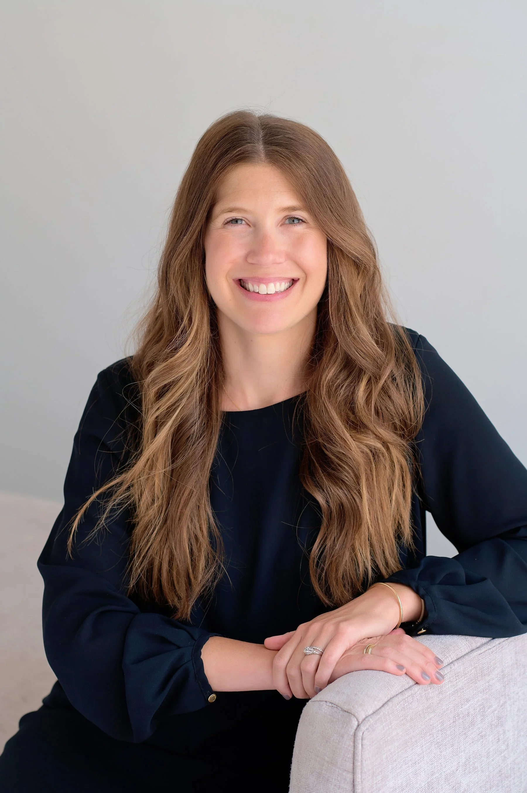 Head shot of Leslie Leer