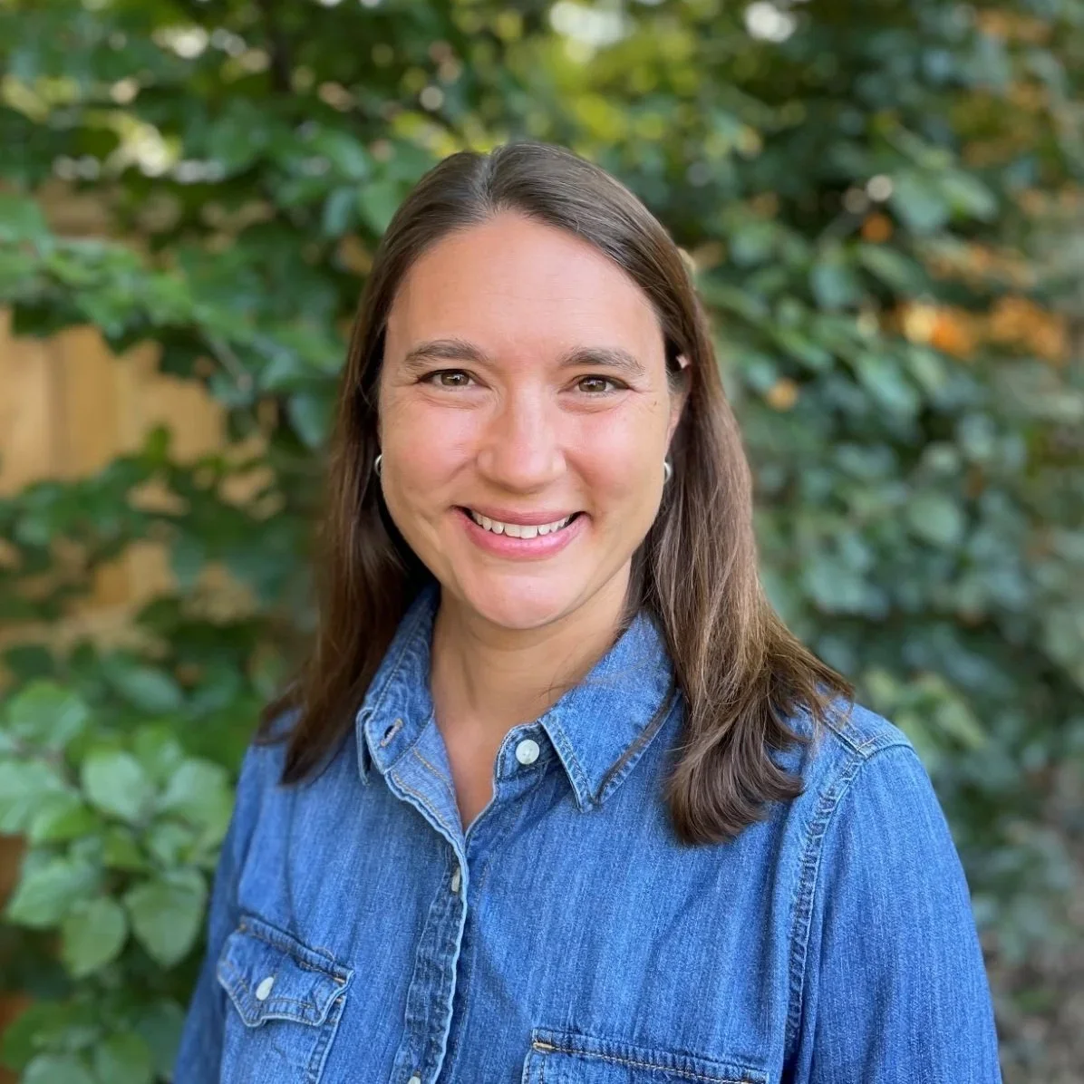 Head shot of Elizabeth Mclaren