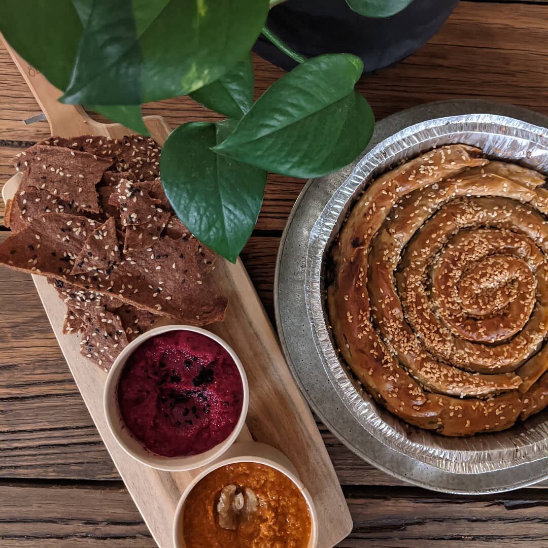 A spinach and cheese pie, some freshly made dips and a sweet treat for dessert - taking photos of food again! Like the past few takeaway dinners though, there's something very special about this one too 💕

The pie is made by Aheda, one of the wonder