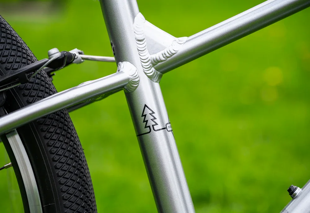2025_MARIN_BIKES_COAST_TRAIL_SEAT_TUBE.webp