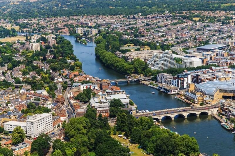 Kingston on Thames today  The site of a stand-off in 1471  ( Picture Source )