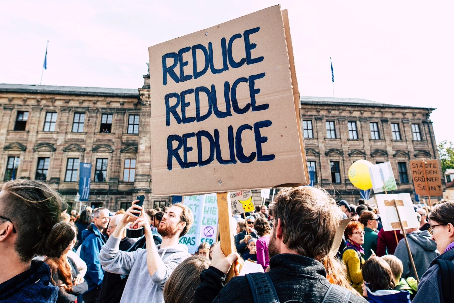 3 Easy Intentional Questions for a Crystal-Clear Minimalist Lifestyle